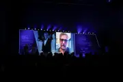 Kleber Mendonça Filho e Wagner Moura celebram Prêmio Faz Diferença 2025