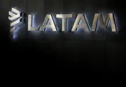 Latam Brasil oferece bônus de R$ 160 mil para pilotos do E195-E2
