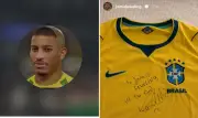 Leweling ganha camisa autografada de Ronaldo após homenagem