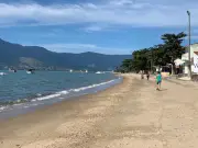 Litoral de SP tem 49 praias impróprias para banho neste fim de semana