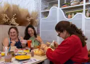 Lojas do Rio unem brunch e arte em aulas de pintura e cerâmica