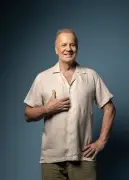 Luiz Fernando Guimarães celebra 50 anos de carreira com peça 'Baixa Sociedade'
