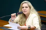 Luizianne Lins se desfilia do PT e é pré-candidata ao Senado pelo Rede-Psol no Ceará