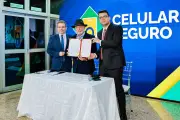 Lula anuncia bloqueio de celulares roubados e pede devolução