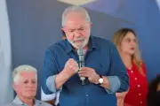 Lula inaugura hospitais em MG enquanto PT decide candidatura