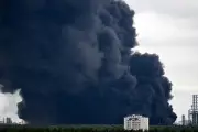 Maior ataque a Moscou desde início da guerra atinge refinaria