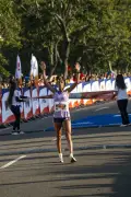 Maratona do Rio tem recorde feminino histórico; elite masculina fica a 2 segundos