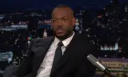 Marlon Wayans fala sobre 'As branquelas' no Brasil e divide opiniões com sotaque
