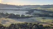 Massa de ar polar derruba temperaturas em SC com geada ampla e mínimas negativas