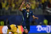 Matheus Cunha celebra dois gols contra o Haiti e exalta camisa 9