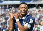 Mbappé coloca Messi e Cristiano Ronaldo como os melhores da história