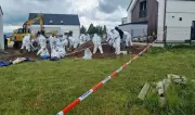 Médica é presa na Polônia após 34 fetos serem encontrados em jardim