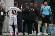 Médico da seleção confirma lesão grau 2 na panturrilha de Neymar e dá prazo de até três semanas