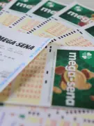 Mega-Sena acumula e prêmio vai a R$ 32 milhões; veja números sorteados