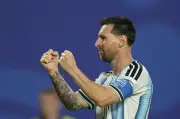 Messi celebra hat-trick e recorde de artilharia em Copas