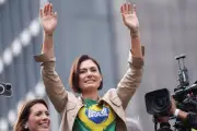 Michelle Bolsonaro lança campanha para mesários voluntários e fiscais