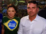 Michelle escancara crise com Flávio e blinda imagem para virar alternativa ao Planalto