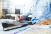 Modelo de assinatura redefine investimentos em tecnologia gráfica