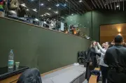 Monique Medeiros faz coração a parentes ao receber perdão judicial