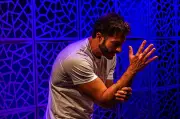 Monólogo 'Absolvição' estreia no Teatro Poeira com suspense e 50% OFF