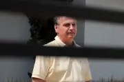 Moraes deve renovar prisão domiciliar de Bolsonaro após piora na saúde