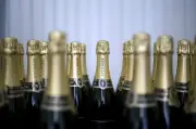 Moët & Chandon lança champanhe premium de R$ 1.800 no Brasil