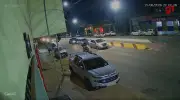 Motociclista é arremessado após batidas em Governador Valadares