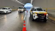 Motociclista morre ao cair de moto no túnel Antonieta de Barros em Florianópolis