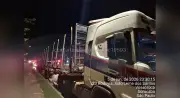 Motociclista morre ao colidir com carreta parada na SP-264 em Sorocaba