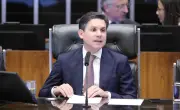 Motta critica Veneziano e chama senador de 'desesperado'