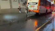 Mulher morre atropelada por ônibus em Santa Maria