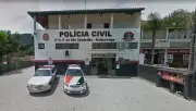 Mulher é presa após desligar energia de delegacia e ameaçar policial com tesoura em SP