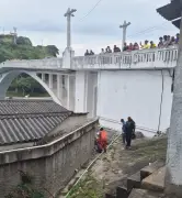 Mulher pula de ponte ao fugir da polícia após furto em Cabo Frio