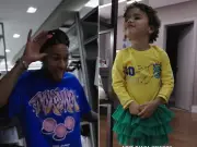 Neymar dança com filha Mavie ao som de música da Seleção Brasileira
