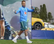 Neymar desfalca Brasil na estreia da Copa, mas tem boa evolução