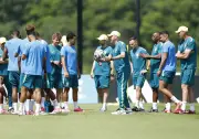 Neymar desfalca treino da seleção e é dúvida para jogo contra Haiti