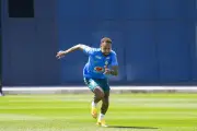 Neymar treina com bola e busca estrear na Copa contra a Escócia