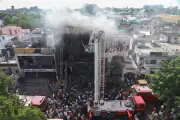 Noivos mortos em incêndio na Índia que matou 15 pessoas