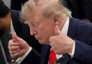 Nova imagem da mão de Trump com hematomas gera repercussão no G7