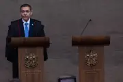 Nunes Marques suspende pesquisa eleitoral a pedido de Flávio Bolsonaro
