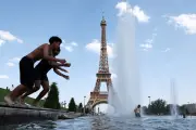 Onda de calor na França causa 40 mortes por afogamento