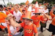 Orange Walk holandesa vira fenômeno global na Copa do Mundo 2026
