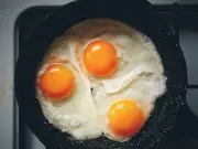 Ovo aumenta o colesterol? Especialista tira dúvidas sobre gorduras