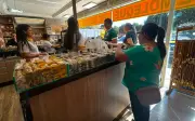 Pé de moleque de Piranguinho: tradição de 90 anos se reinventa