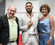 Pai de Matheus Cunha celebra dois gols do filho pela seleção