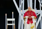 Papa fala sobre saúde mental e feminicídio em vigília em Barcelona
