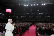 Papa Leão XIV encontra vítimas de abuso e discursa no Parlamento espanhol