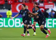 Paraguai vence Turquia com gol relâmpago e expulsão polêmica