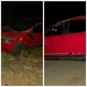 Passageiro fica ferido após carro capotar na MGC-451 em Olhos D'Água