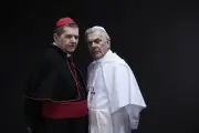 Peça 'Dois Papas' chega ao Rio com Celso Frateschi e Zécarlos Machado